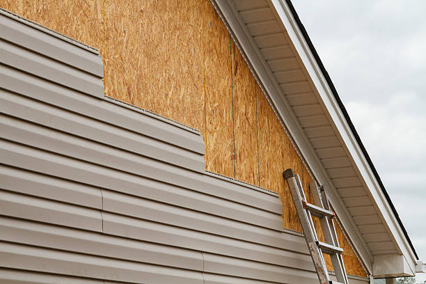 Professional Siding Contractor technician working in Charlestown, MD
